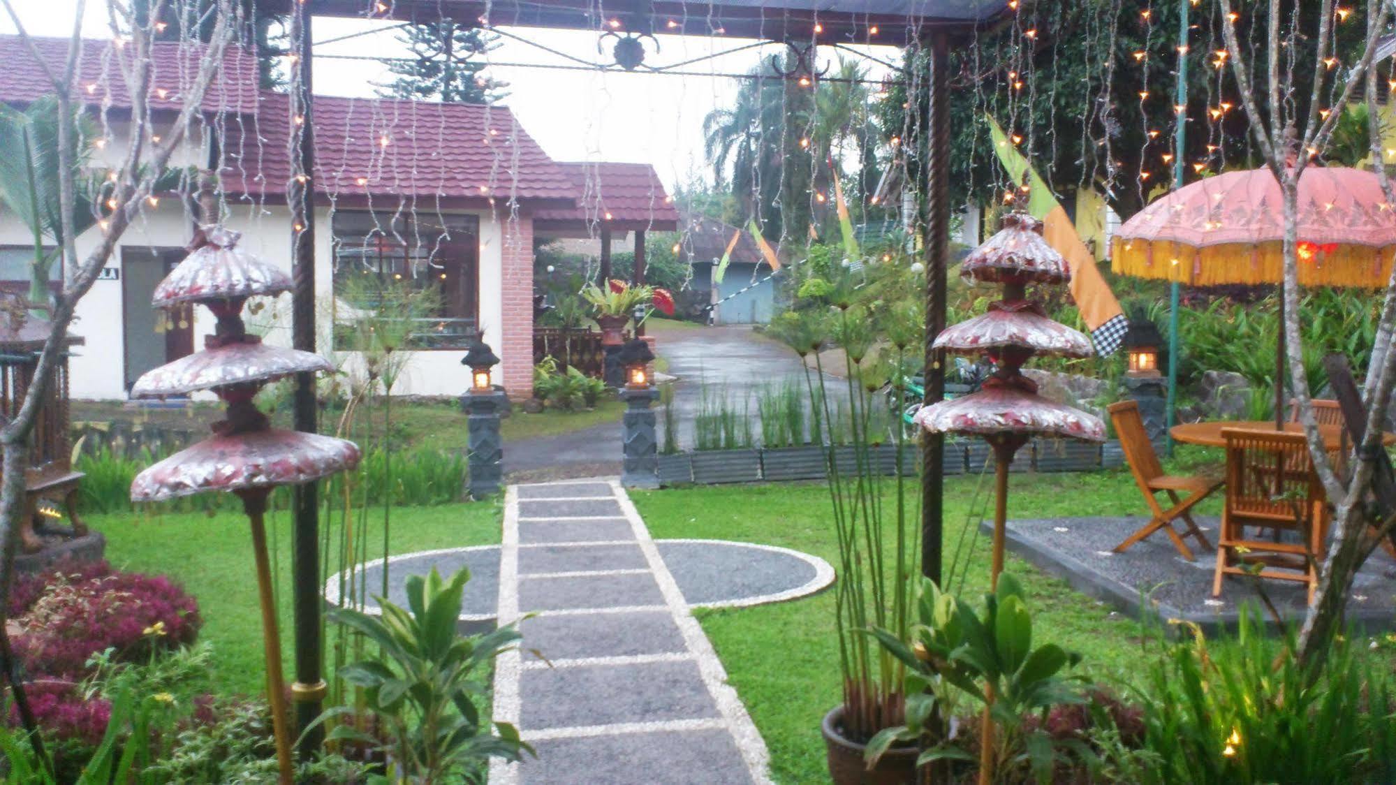 Sitamiang Resort Hotel Bogor Buitenkant foto